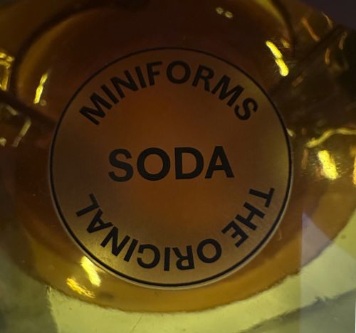 Yiannis Ghikas.Mesa Soda de miniforms, de vidrio soplado 
