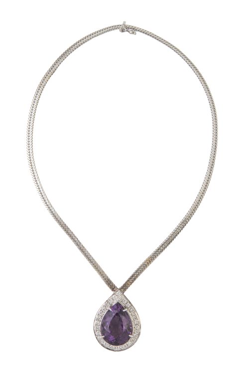 Conjunto de collar pendientes y sortija con amatistas centr