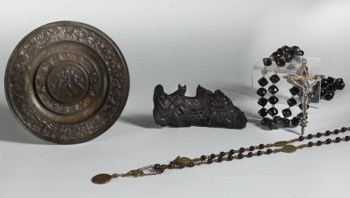 Rosario con cuentas de ágata y metal dorado, Trabajo roman