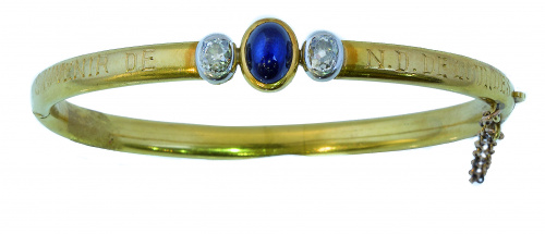 Pulsera de pp.S.XX con zafiro cabuchón central entre dos ch