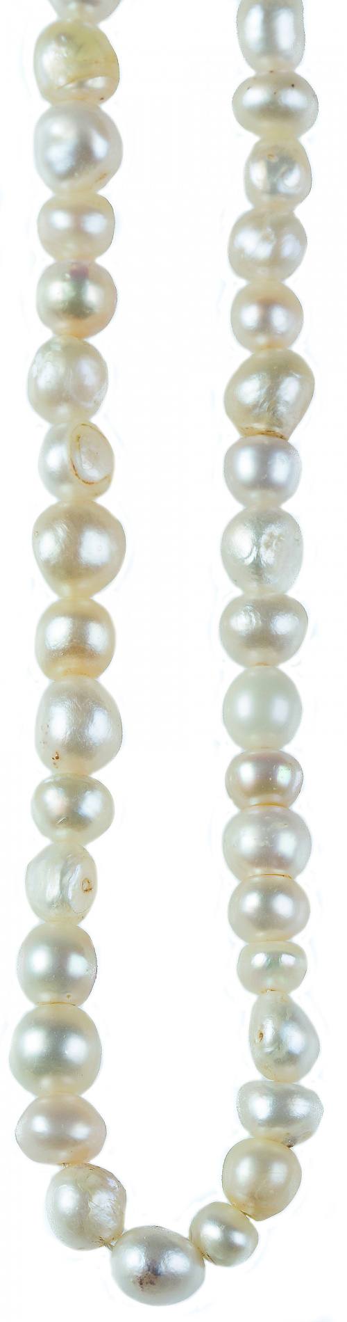 20,45 grams. Hilo de 39 perlas, posiblemente finas, de tama