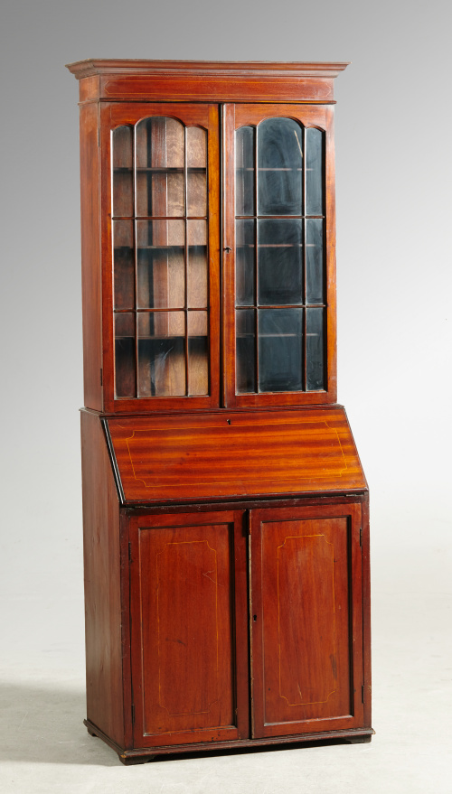 “Bookcase” de madera de caoba de estilo Jorge III, S. XX.
