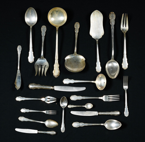 Cubertería en plata punzonada, S. XX.