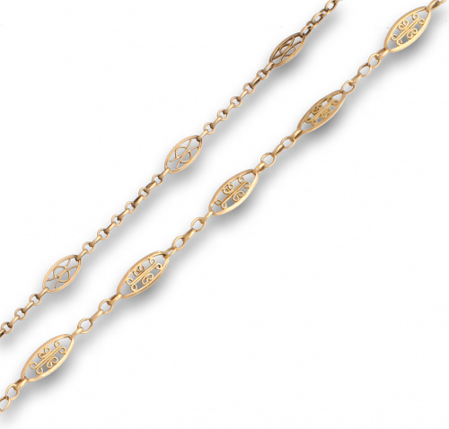 Dos leontinas pps s XX con piezas ovales decoradas con fili