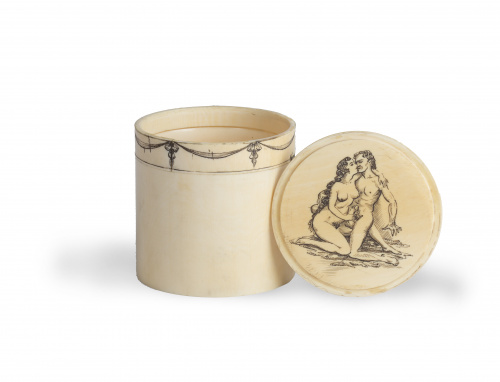 Caja cilíndrica erótica de marfil con decoración grabada.T