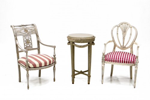 Velador de estilo Luis XVI de madera tallada y tapa de márm