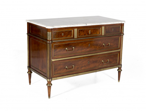 Cómoda Luis XVI en madera de caoba con monturas en bronce d