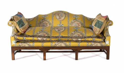 Pareja de sofás en madera de haya teñida con tapicería amar
