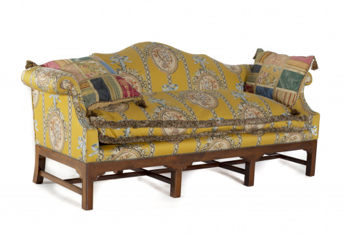 Pareja de sofás en madera de haya teñida con tapicería amar