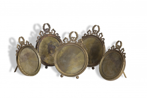 Cinco marcos de bronce dorado de estilo Luis XVI.Francia, 