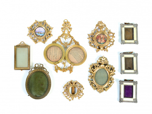Conjunto de marcos franceses y españoles de distintos mater