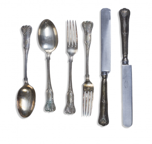 Juego de seis servicios de metal plateado, decorados con pa