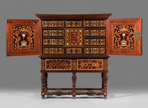 Magnífico escritorio colonial.Quizás Virreinato de Nueva E