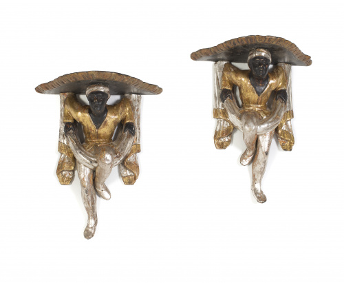 Pareja de ménsulas “blackamoors” de madera tallada, corlada