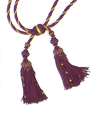 Pareja de cortinas en raso de seda rojo, S. XIX.