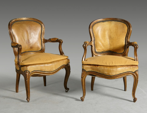 Pareja de butacas Napoleón III de estilo Luis XV en madera 