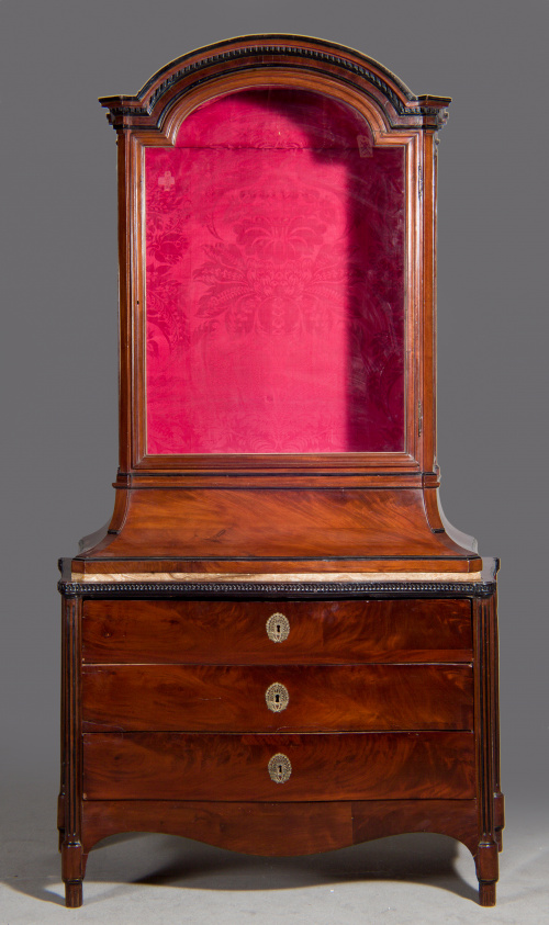 Cómoda-vitrina Carlos IV en caoba y palma de caoba.Trabajo