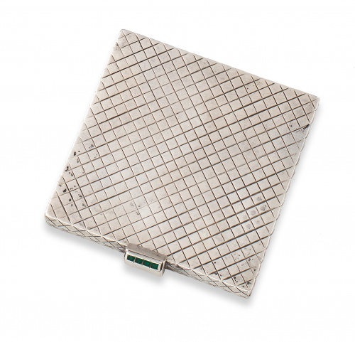 Polvera en plata años 40 con decoración de rombos grabados 