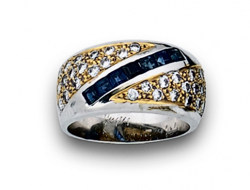 Sortija de GREGORY  con pavé de brillantes y línea oblícua 