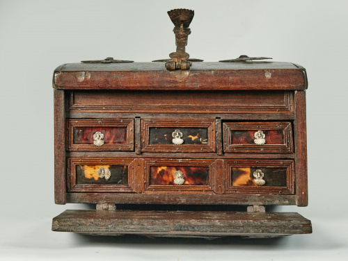 Arquilla papelera en madera de guanacaste y carey con herra