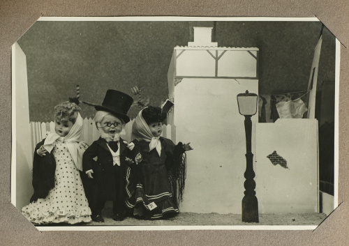 Álbum de fotos de Mariquita Pérez en piel, contiene: 16 fot