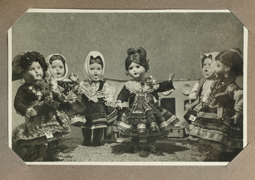 Álbum de fotos de Mariquita Pérez en piel, contiene: 16 fot