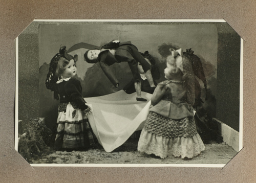 Álbum de fotos de Mariquita Pérez en piel, contiene: 16 fot