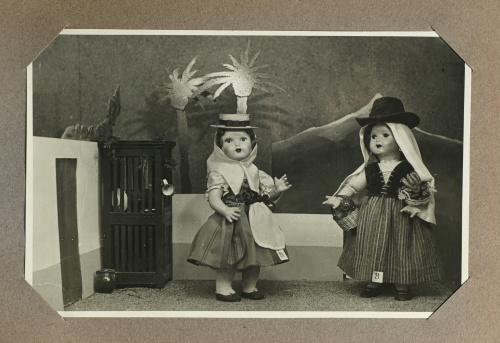 Álbum de fotos de Mariquita Pérez en piel, contiene: 16 fot