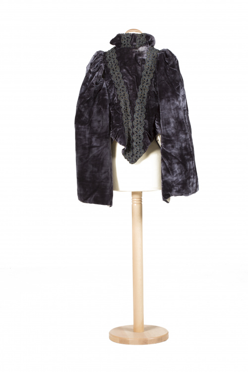 Chaqueta de paseo de terciopelo y galones aplicados, h. 1890