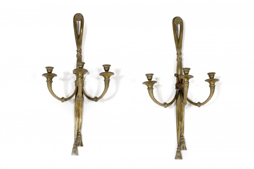 Pareja de apliques de bronce de dos brazos de luz, simuland