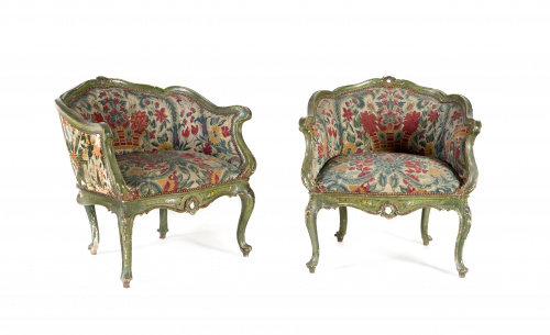 Pareja de bergeres Luis XV en madera tallada y policromada.