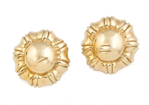 Pendientes con diseño de flor con volumen en oro amarillo d