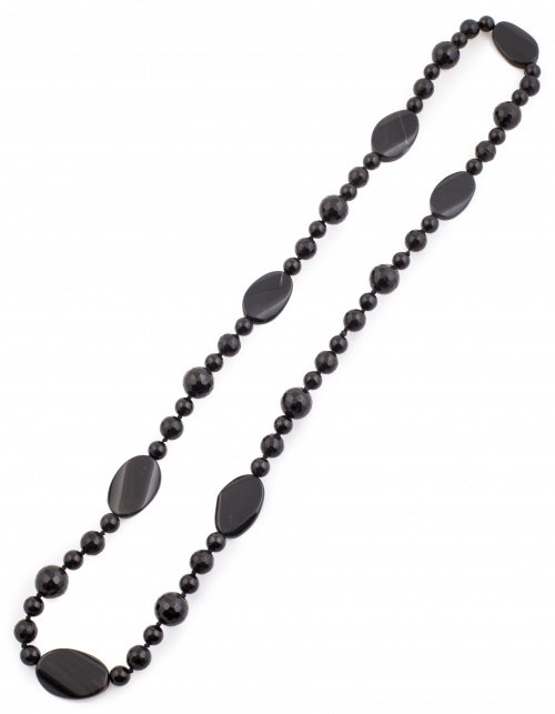 Collar largo de ónix en cuentas facetadas de distintos tama