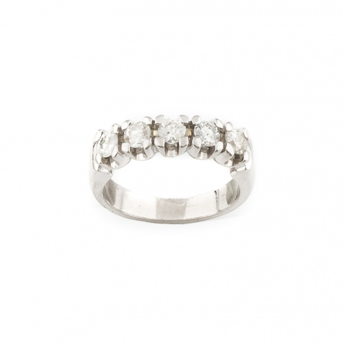 Sortija cintillo de brillantes que suman 1 ct en oro blanco