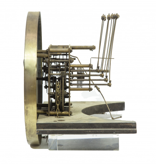 Reloj de caja alta en madera de roble con péndulo.Westmin