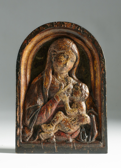 “Virgen de la leche”Maderal tallada en nogal y policromada
