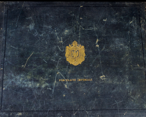 Juego de té y café porcelana esmaltada y dorada con decorac