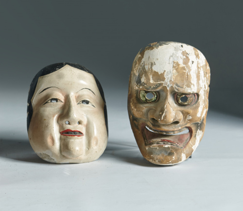 Máscara femenina japonesa Nõ en madera tallada, S. XIX. 