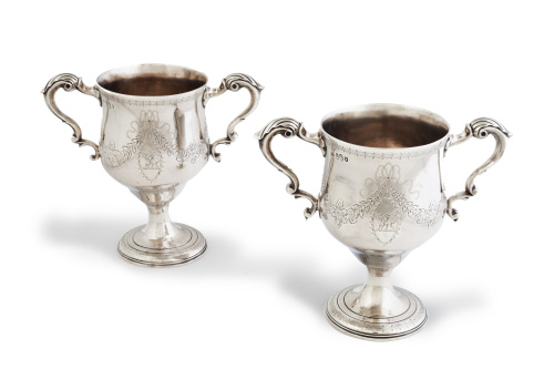 Pareja de "loving cups" neoclásicas Jorge III, de plata en 