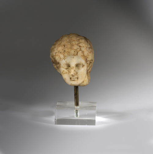 Cabeza de joven en mármol Grecia, siglo III - IV AD