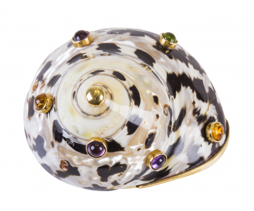 Conjunto de broche y pendientes, probablemente realizados p