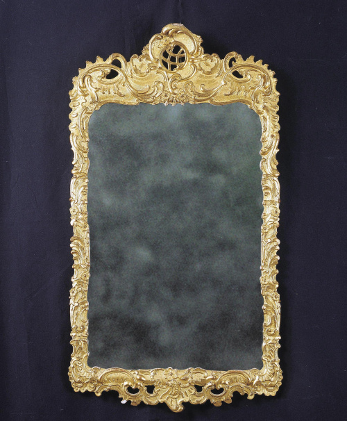 Pareja de espejos en madera y estuco tallado y dorado.Trab