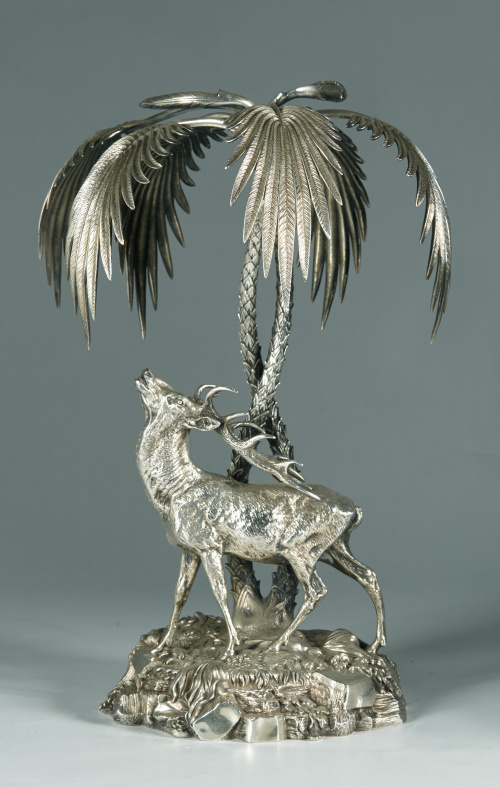 Centro victoriano en plateado ingles punzonado con venado b