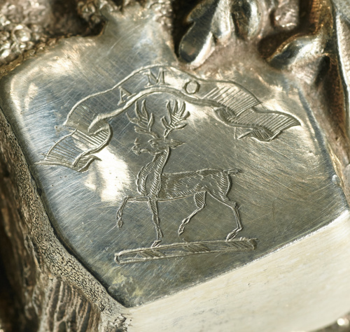 Centro victoriano en plateado ingles punzonado con venado b