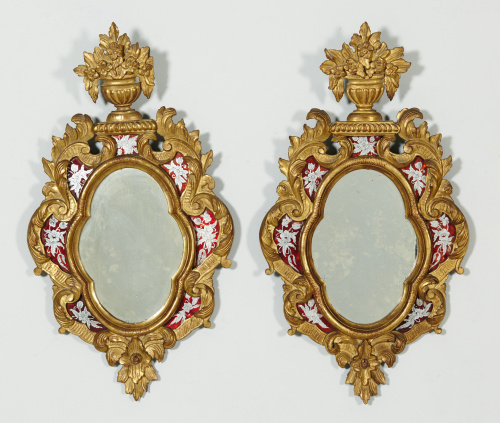 Rara pareja de espejos Carlos III en madera tallada y dorad