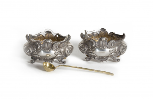 Pareja de saleros estilo Luis XV en plata francesa punzonad