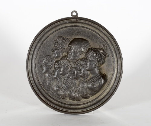 Medallón de bronce con la Familia Real de Carlos IV de perf