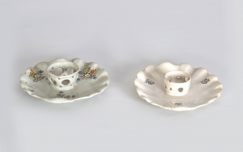 Mancerina de cerámica esmaltada de la “serie del ramito”Al