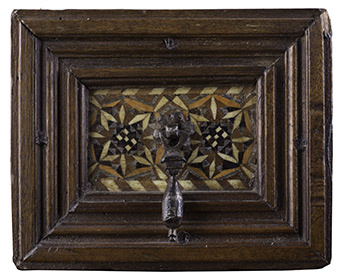 Papelera en madera de nogal y taracea en maderas teñidas y 