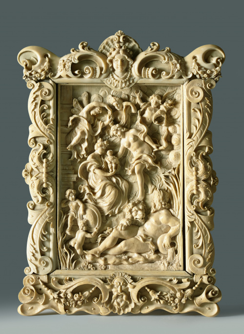 Dos placas de marfil tallado.Alegoría del matrimonio de He